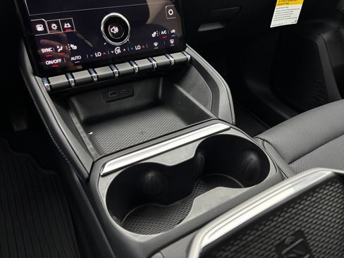 New 2027 GMC Terrain Elevation w/ Elevation Premium Package FWD image 27