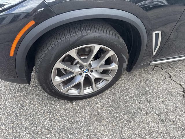 Used 2022 BMW X5 xDrive40i AWD/4WD image 14