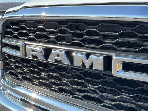 Used 2024 RAM 2500 Tradesman w/ Chrome Appearance Group image 27