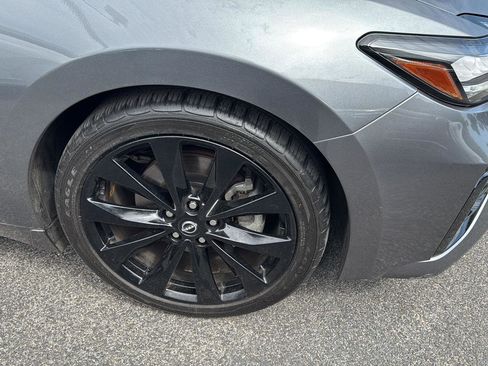 Used 2023 Nissan Maxima SR w/ Sport Mat Group FWD image 25