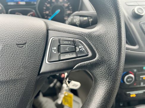 Used 2018 Ford Escape SE image 24