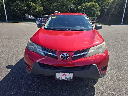 Used 2014 Toyota RAV4 LE AWD/4WD image 2