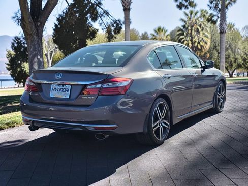 Used 2016 Honda Accord Sport image 5