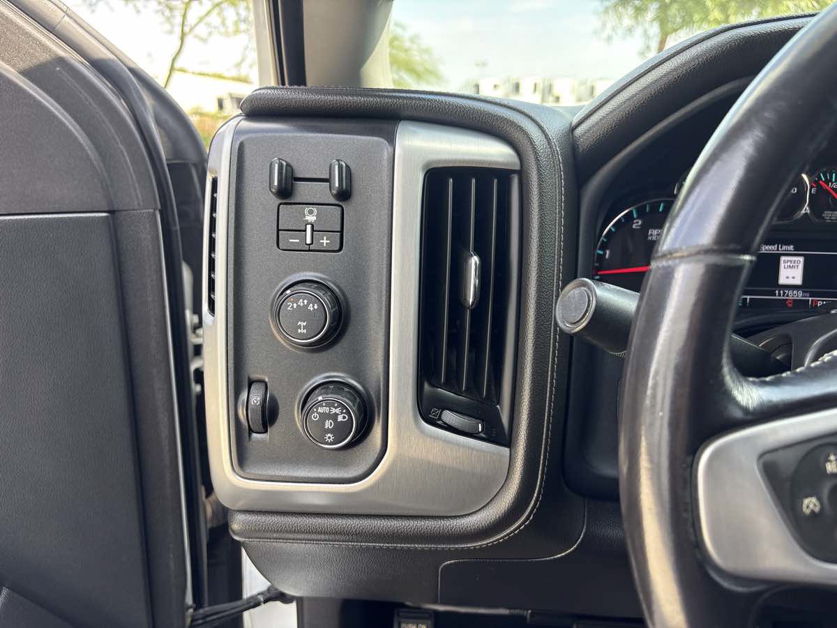 Used 2018 GMC Sierra 2500 SLT w/ Duramax Plus Package AWD/4WD image 20
