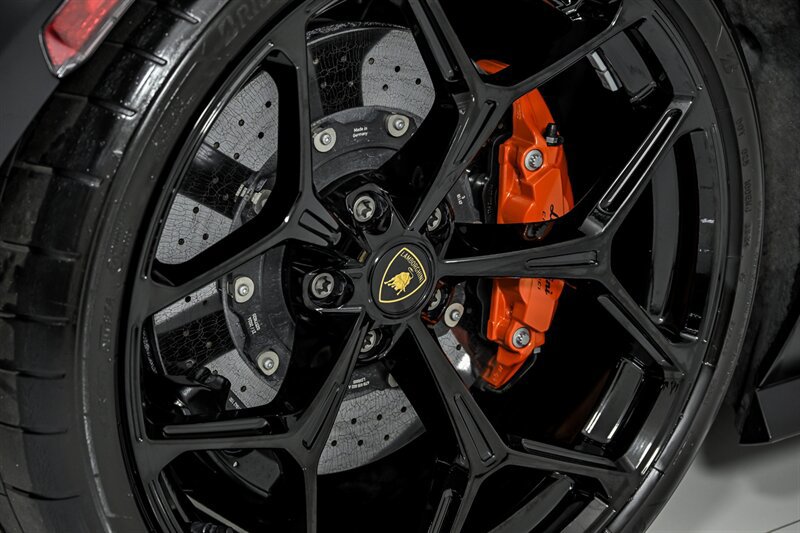 Used 2024 Lamborghini Revuelto AWD/4WD image 31