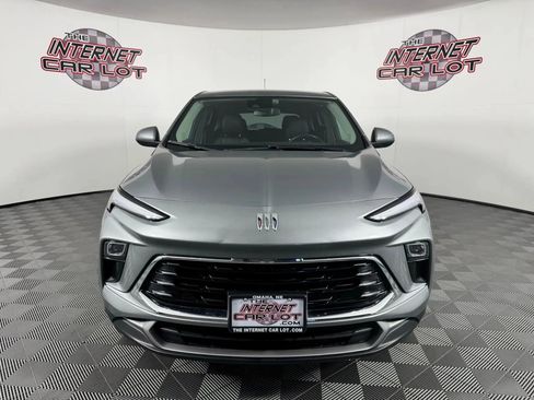 Used 2024 Buick Encore GX Preferred w/ Comfort Package image 2