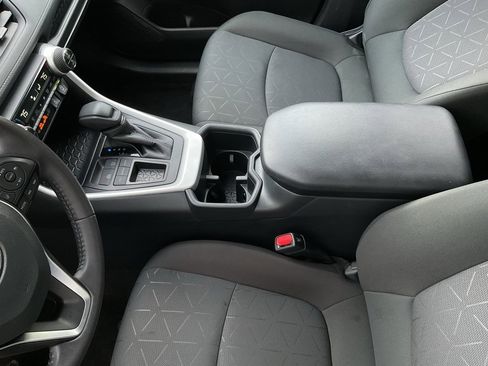 Used 2025 Toyota RAV4 XLE image 33