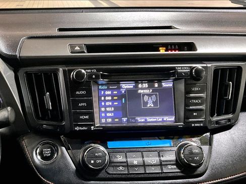 Used 2017 Toyota RAV4 SE image 6