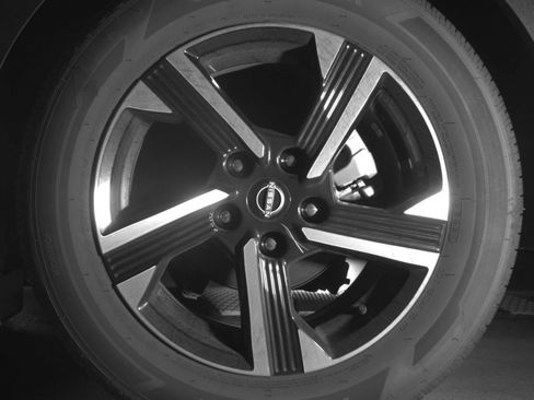 Used 2025 Nissan Sentra SV FWD image 17