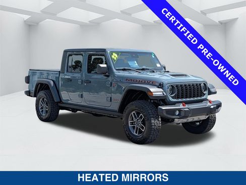 Used 2025 Jeep Gladiator Mojave w/ Convenience Group AWD/4WD image 3