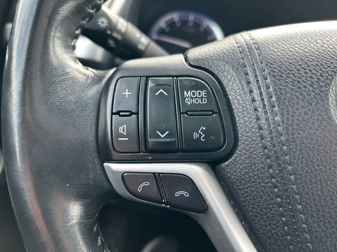 Used 2017 Toyota Highlander XLE image 18