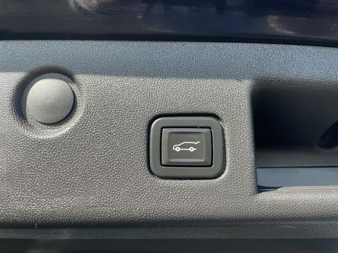 Used 2020 Chevrolet Equinox LT image 28