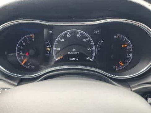 Used 2022 Jeep Grand Cherokee Laredo X AWD/4WD image 31