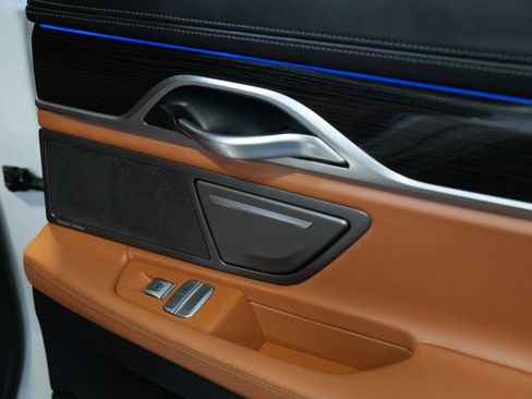 Used 2020 BMW 750i xDrive image 30