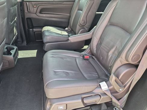 Used 2018 Honda Odyssey Touring image 12