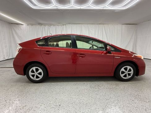 Used 2013 Toyota Prius Three image 2
