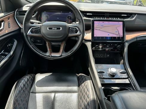 Used 2022 Jeep Grand Cherokee L Summit w/ Advanced Protech Group IV AWD/4WD image 21