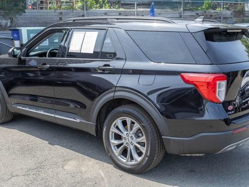 Used 2022 Ford Explorer XLT w/ Equipment Group 202A AWD/4WD image 4