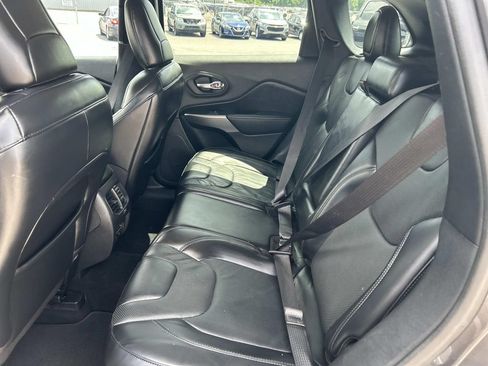 Used 2020 Jeep Cherokee Limited FWD image 26