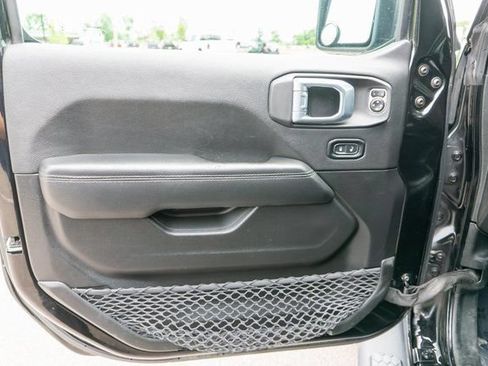 Used 2023 Jeep Wrangler Unlimited Sahara AWD/4WD image 16