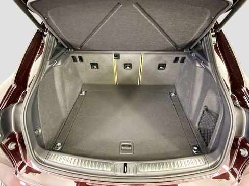 Certified 2026 Porsche Macan AWD/4WD image 29