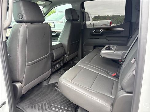 Certified 2025 Chevrolet Silverado 1500 LT AWD/4WD image 9