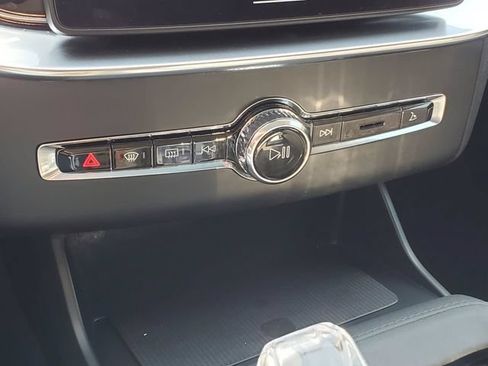 Certified 2025 Volvo XC90 B6 Plus AWD/4WD image 24
