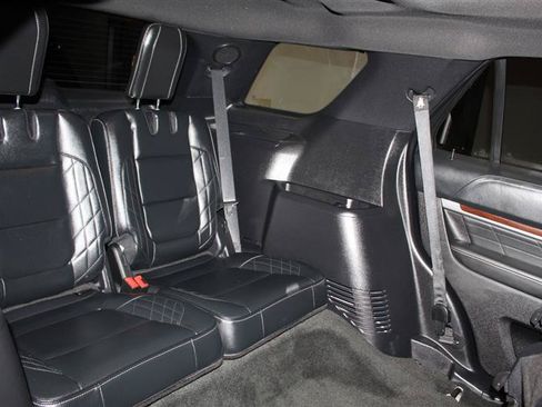 Used 2016 Ford Explorer Platinum AWD/4WD image 35