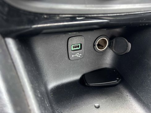 Used 2012 Chrysler 200 S image 30