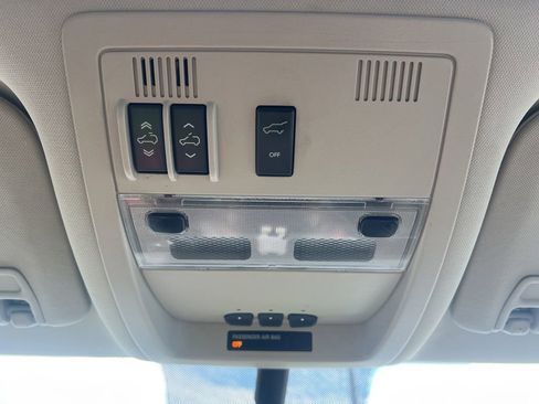 Used 2011 Chevrolet Tahoe LTZ AWD/4WD image 19