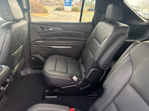 Used 2024 Chevrolet Traverse LT w/ Enhanced Driving Package image 20