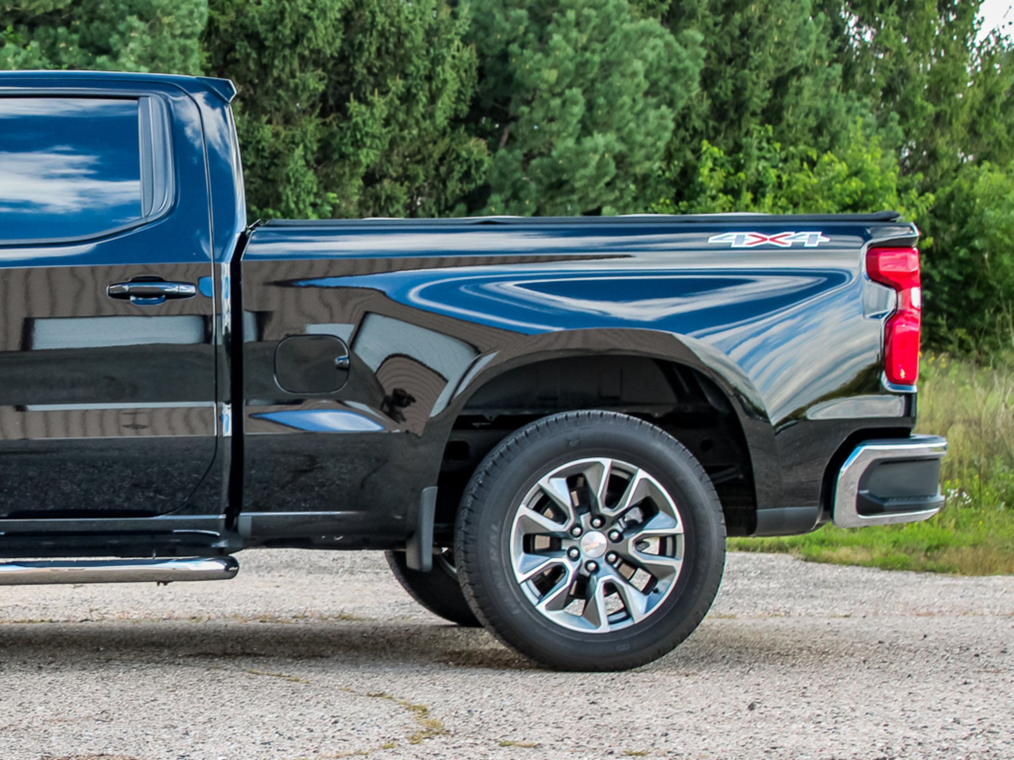 Used 2025 Chevrolet Silverado 1500 LT AWD/4WD image 30