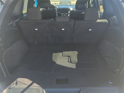 Used 2020 Jeep Grand Cherokee Laredo w/ 18" Wheel & 8.4" Radio Group image 9