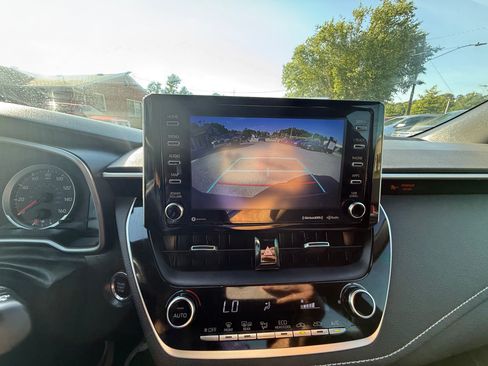 Used 2022 Toyota Corolla SE FWD image 19