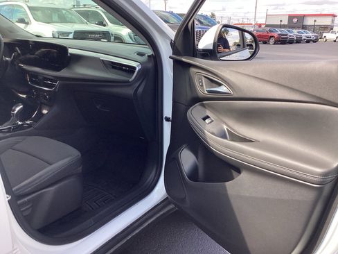Used 2024 Buick Encore GX Preferred image 28