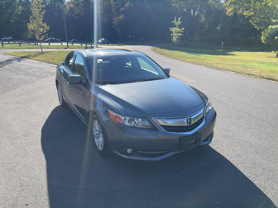 Used 2013 Acura ILX w/ Technology Package FWD image 2