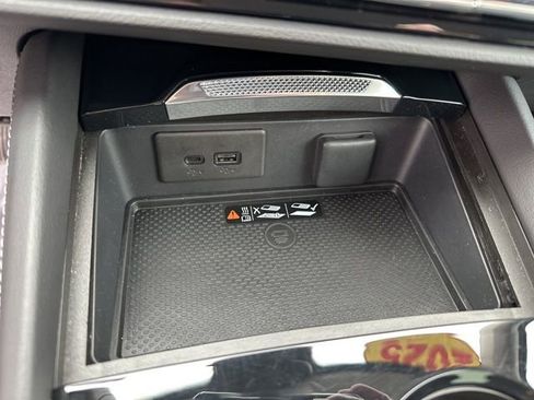 Used 2025 Buick Envision Preferred image 27