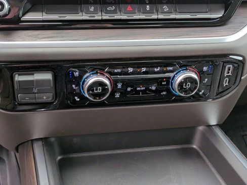 New 2026 GMC Sierra 2500 SLT w/ SLT Convenience Package AWD/4WD image 25