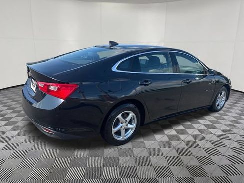 Used 2017 Chevrolet Malibu LS FWD image 5