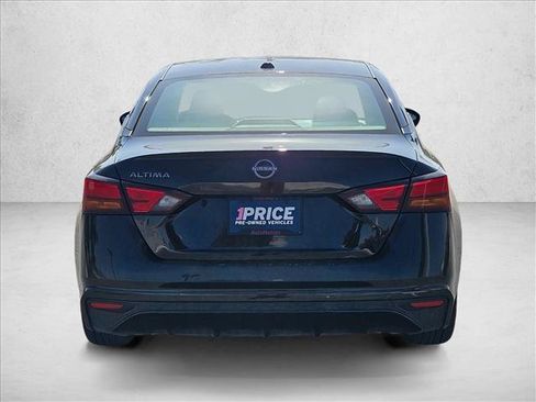 Used 2025 Nissan Altima 2.5 SV FWD image 5