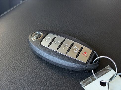 Used 2015 Nissan Pathfinder SL w/ SL Tech Package image 46