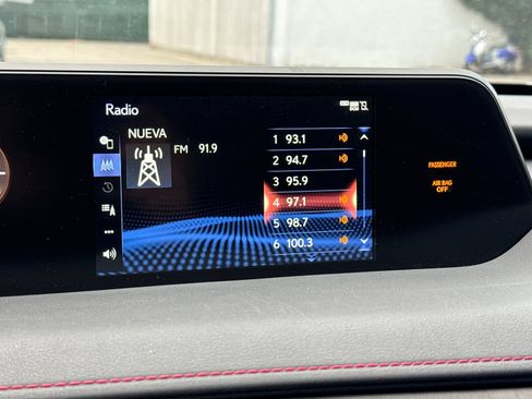 Used 2019 Lexus UX 250h image 17