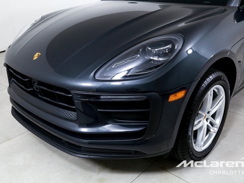 Used 2024 Porsche Macan AWD/4WD image 35