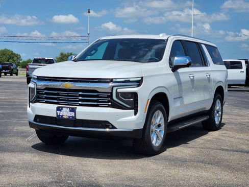 New 2025 Chevrolet Suburban Premier image 2