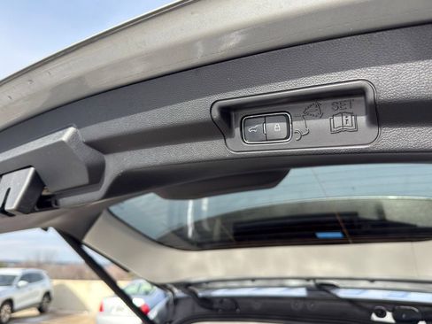 Used 2025 Ford Explorer Active image 32