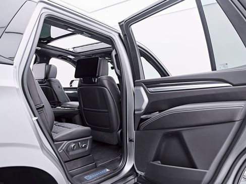 Used 2026 Cadillac Escalade V AWD/4WD image 36