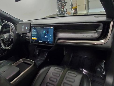 Used 2022 Rivian R1T Launch Edition image 14