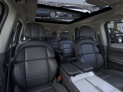 New 2026 Lincoln Navigator L Reserve AWD/4WD image 10