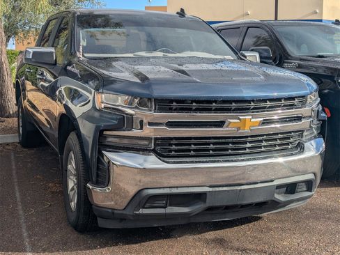 Used 2021 Chevrolet Silverado 1500 LT image 3