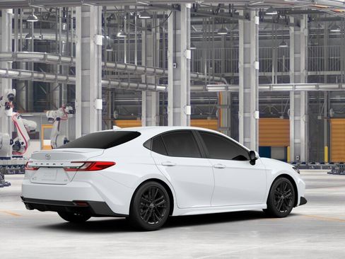 New 2025 Toyota Camry SE image 10